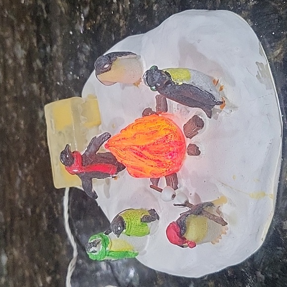 Penguin WarmupRetired With Box Light Up - Picture 1 of 7